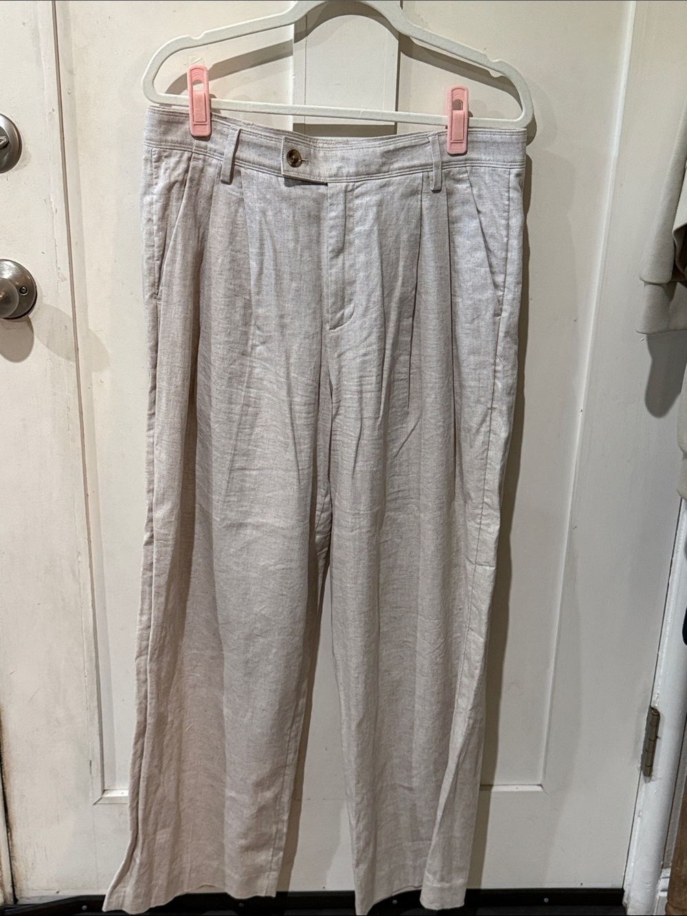 Banana Republic Light Beige Pleated Men's Chinos